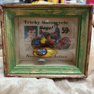 Vintage Shadows Of  Yesterdays Tricky Motorcycle Tin Toy Shadow Box Vandor  1997